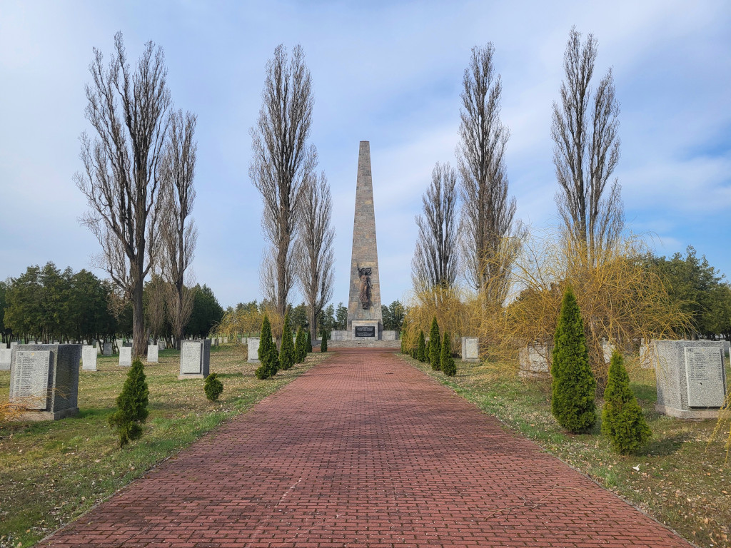 Цыбинка, советский военный&nbsp;некрополь